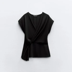 Zara Topp - Superfin blus/topp från hm använt 1 gång och som ny! 🩷🩷 storlek XS