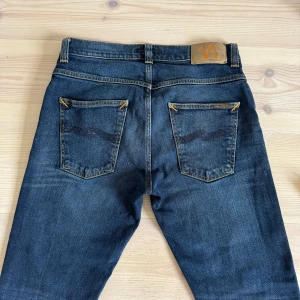 Nudie Jeans - Nudie Jeans (Grim Tim) | Size: W30 L30 | Skick: 9/10, inga tydliga defekter | Hör av dig vid frågor och funderingar | Vänliga hälsningar!