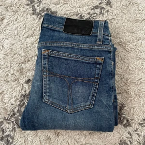 Tiger of Sweden jeans - Säljer dessa riktigt feta Tiger of Sweden jeans! | Storlek 28/32 | Skick 8/10 | Nypris +1500kr, säljer endast för 229kr | Hör av dig vid frågor!