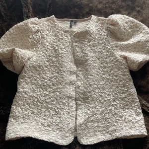 Beige blus - Jättefin beige blus ändast använd fåtal ggr❤️
