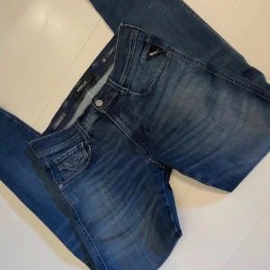 Replay anbass hyperflex  - Replay anbass hyperflex - sjukt bra skick - 28/34 men passar även 28/32 - jag är 177 och dom sitter bra på mig! - hör av er vid frågor💪