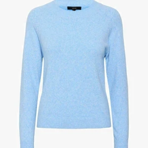 Ljusblå stickad tröja - Superfin ljusblå stickad tröja med rund hals och långa ärmar. Enkel och stilren design som passar perfekt till jeans eller kjol. Tröjan har ribbade muddar vid ärmslut och nederkant för en snygg passform.