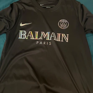 Balmain Psg  - Skön och fin träningströja 