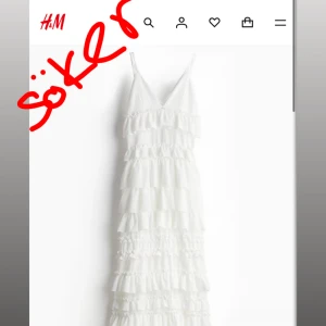 SÖKER Vit långklänning med volanger H&M - Söker denna i xxs eller i xs