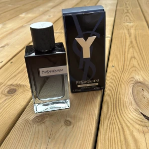 YSL parfym GE PRISFÖRSLAG  - Ml från början: 100 | Ml nu: 95 | Nypris: 1550 | Mitt pris: Ge prisförslag | Hör av er vid frågor. OBS! Vill endast ha seriösa köpare. 