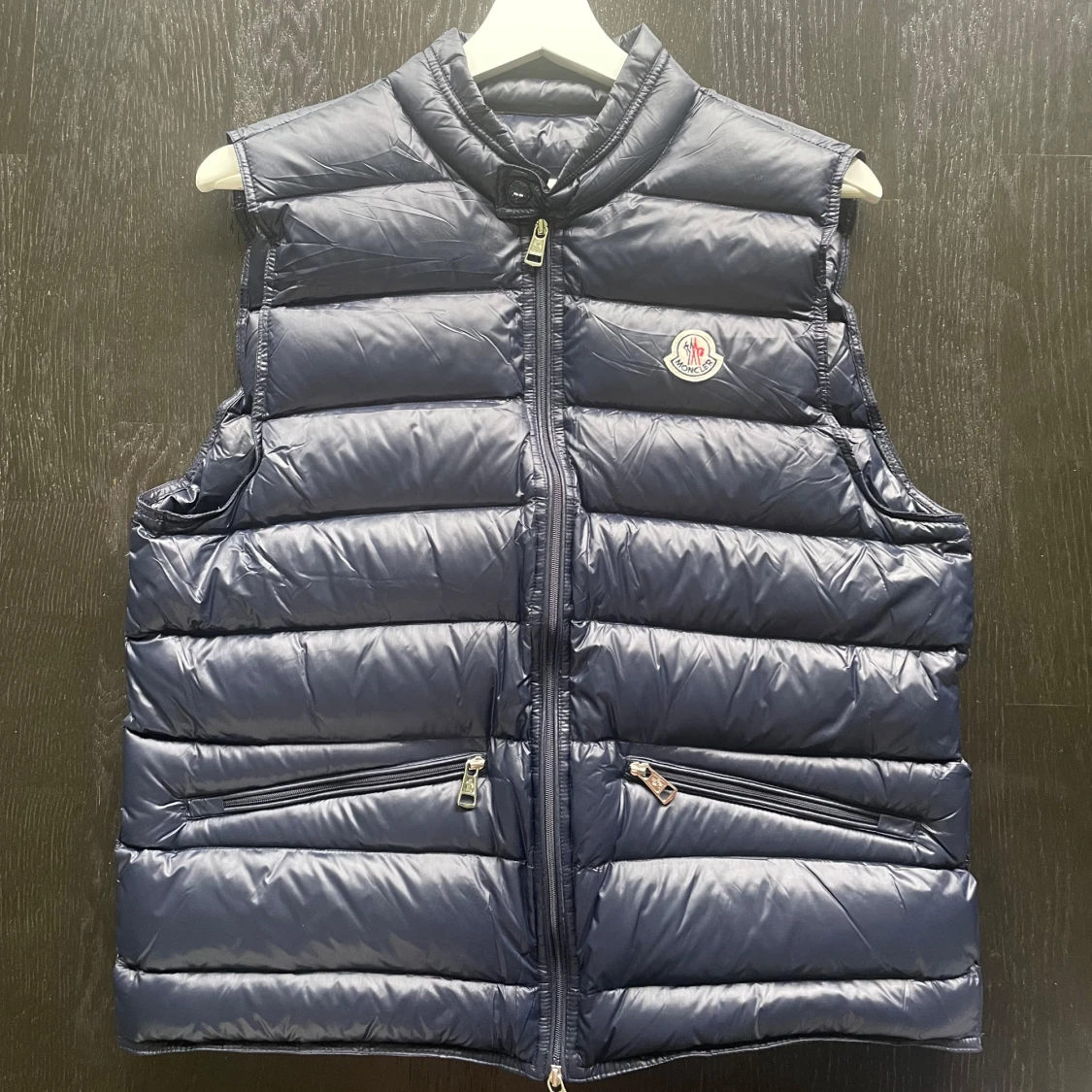 Mörkblå dunväst från Moncler