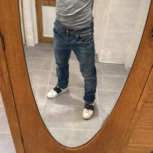 Replay jeans  - Ett par snygga jeans från Replay i storlek W34 L32 i modellen Grover 
