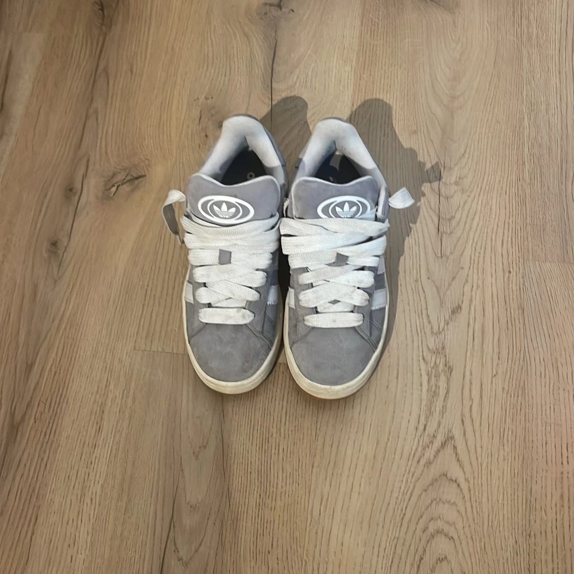 Adidas Campus 00s grå/vita sneakers