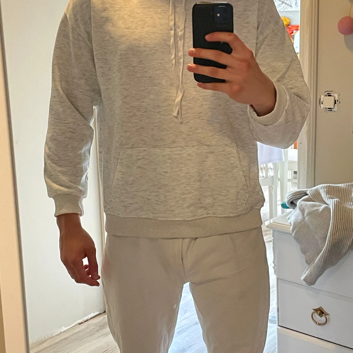 Ljusgrå stussy hoodie  - 2