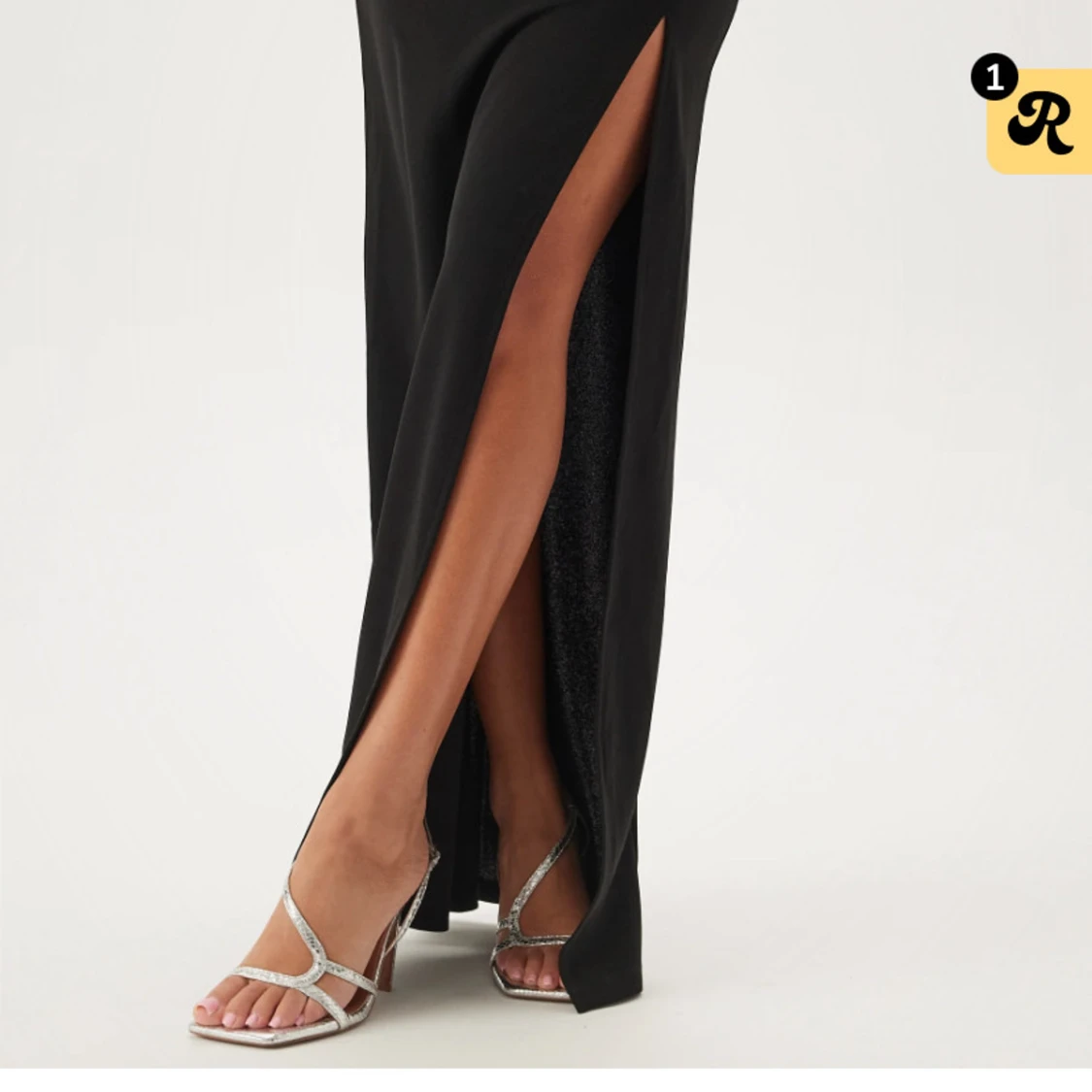 Svart långklänning med slits - 1