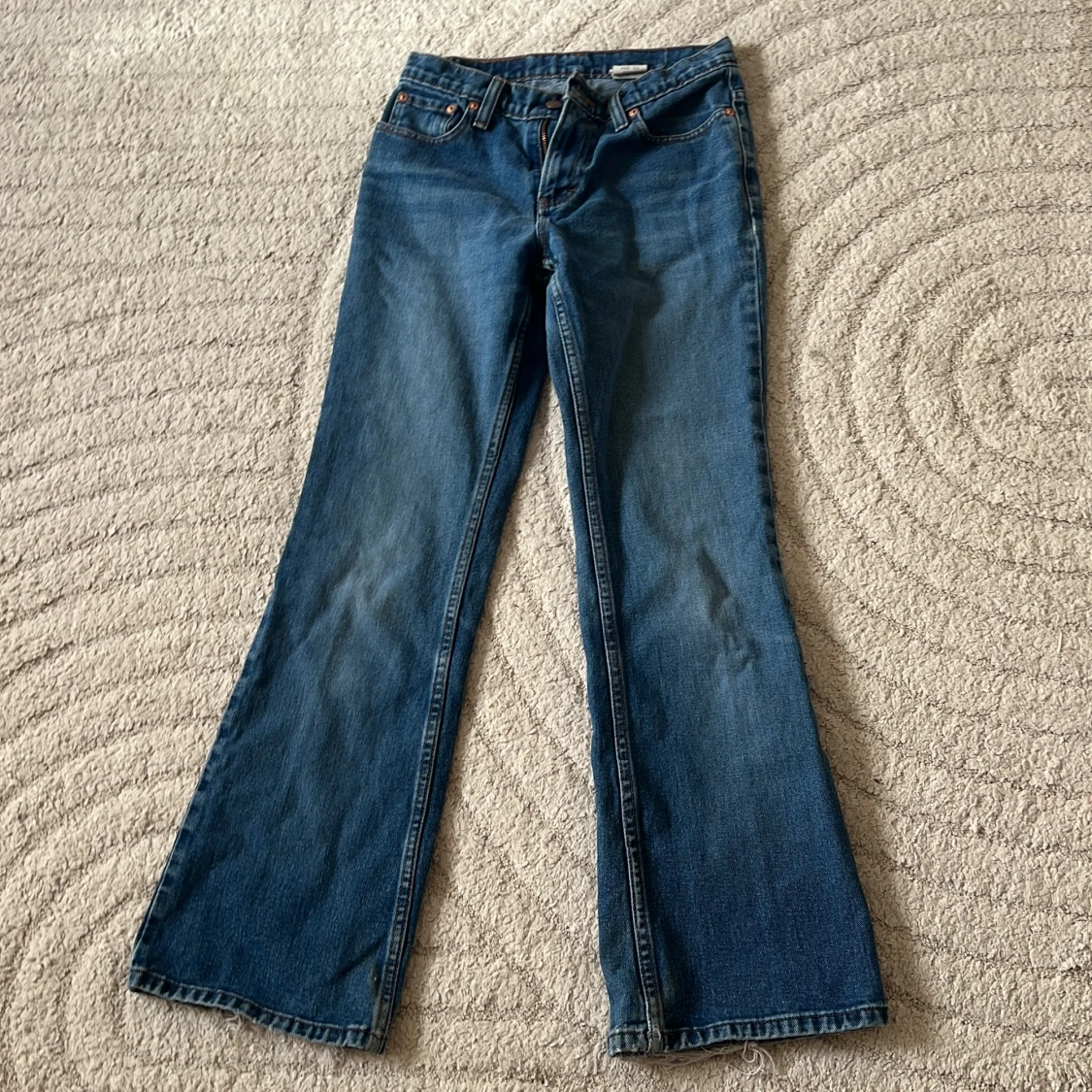 Blå bootcut jeans från Jordache