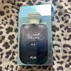 Hawas Ice for him parfym - Helt ny 100ML, råkade göra dubbel beställning. Nytt precis 489. Kan tänka mig byta eller snabb deal. Uppfriskande doft och lite bubblig. Mer manlig men tjejer kan nog också använda 