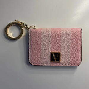 Victoria Secret plånbok - Fin victoria secret plånbok, aldrig använt 💕