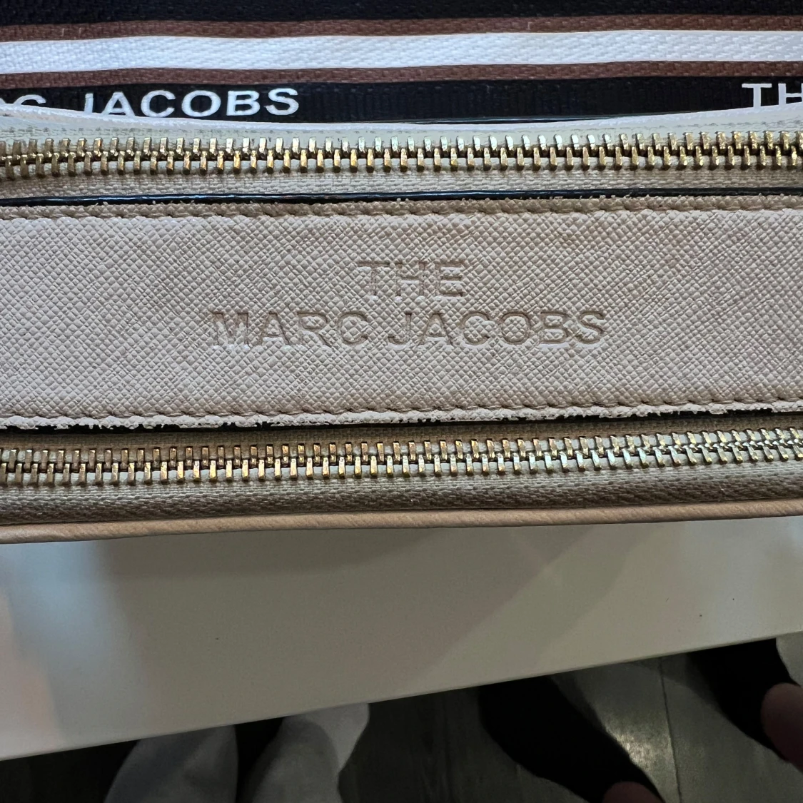 Vit axelväska Marc Jacobs Snapshot - 2