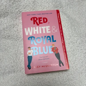 Red, White & Royal Blue - En populär bok som också finns på film. Toppen skick!!