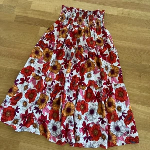 Långkjol  - Vacker långkjol🧡