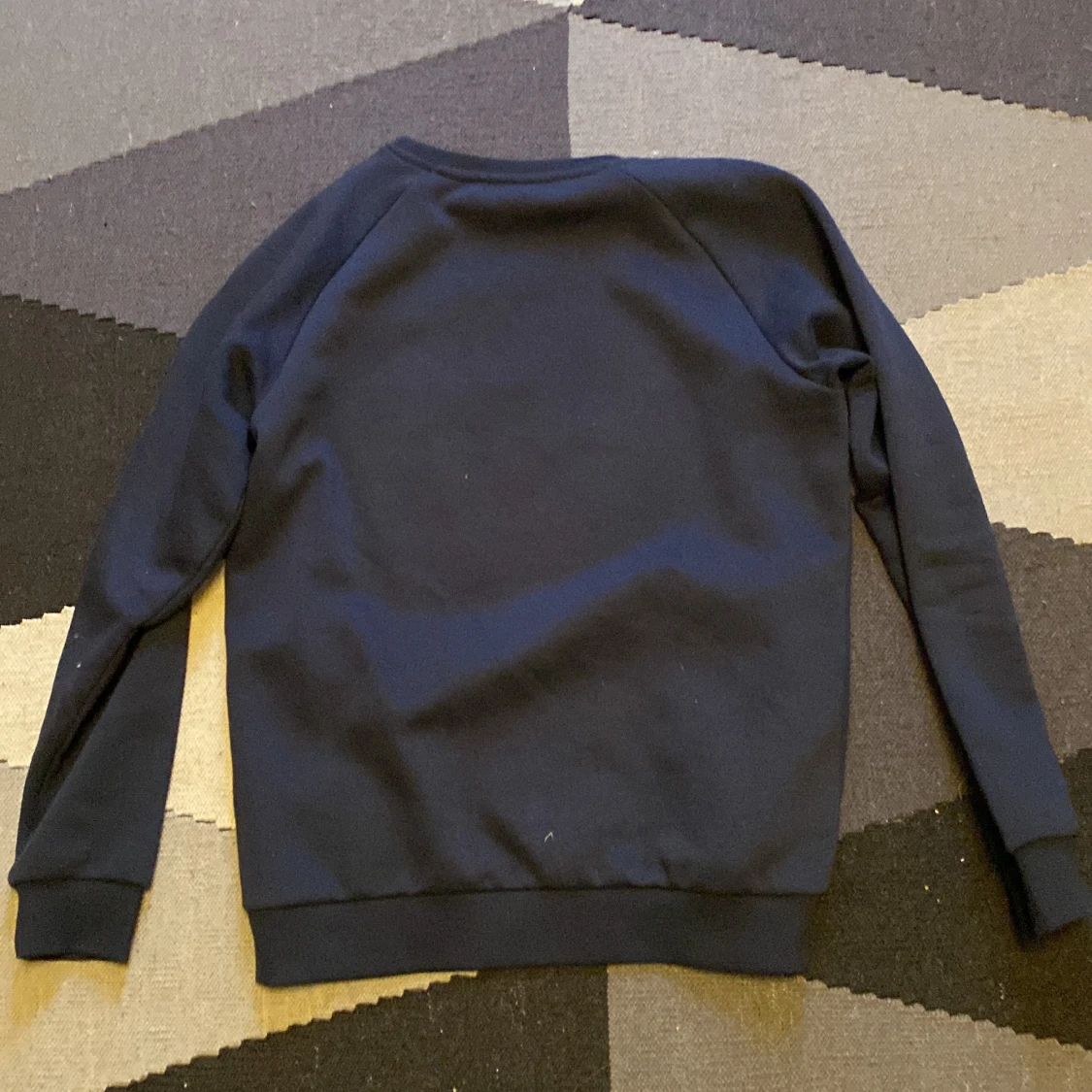 Mörkblå Peak Performance sweatshirt - 2