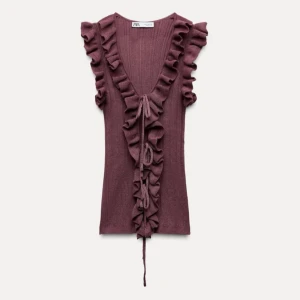 Zara lila topp - En jätte fin zara topp . Den säljs inte längre. Pris kan diskuteras 💜