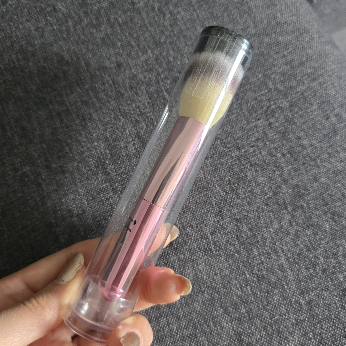 Sminkborste från IT Cosmetics rosa - 2