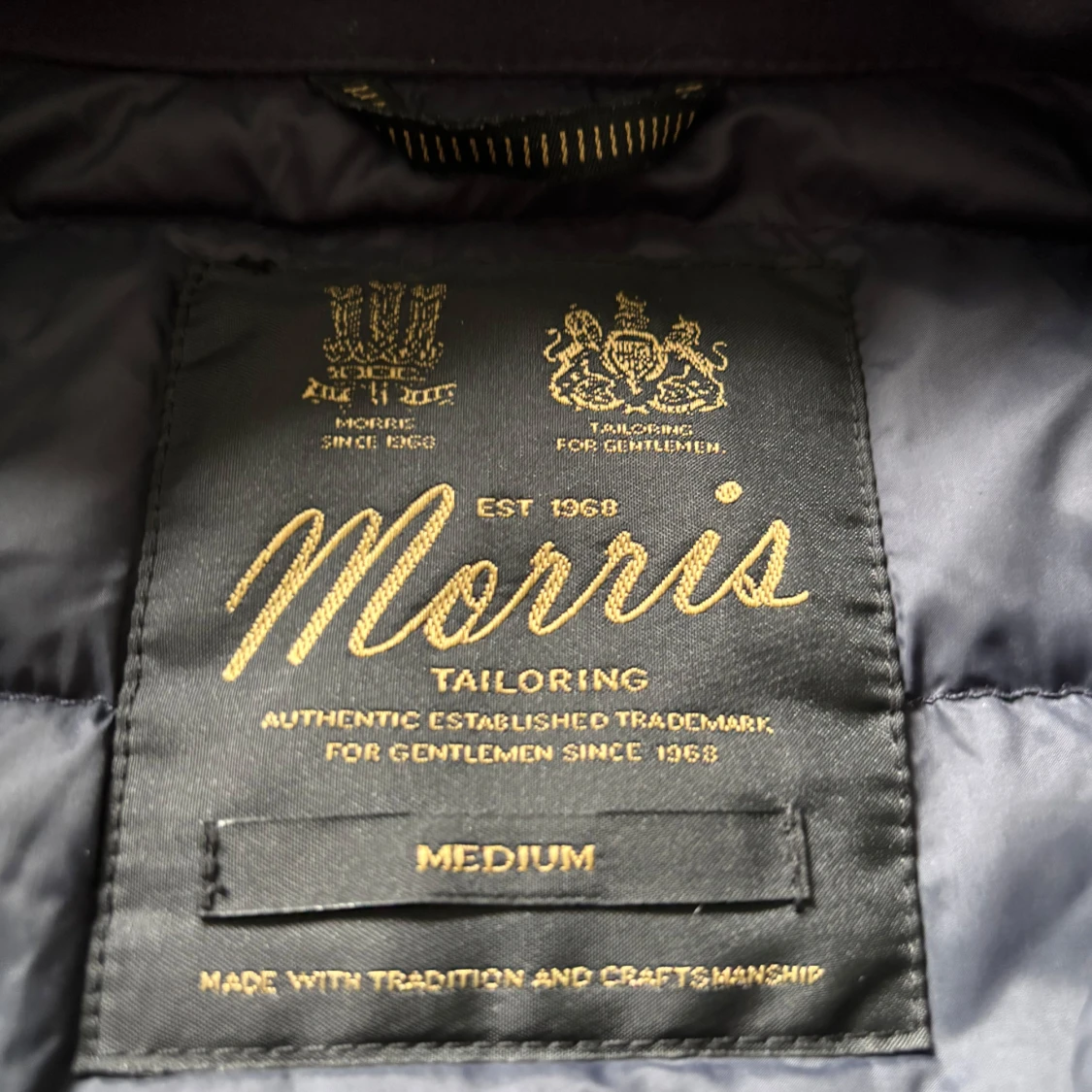 Mörkblå dunväst från Morris.  - 1