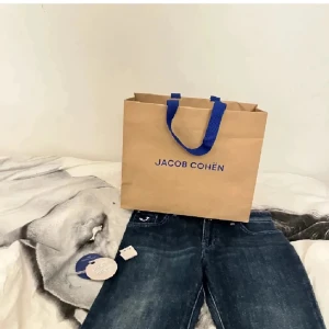Jacob Cohen Jeans HELT NYA - Öppen för byten helt nya 