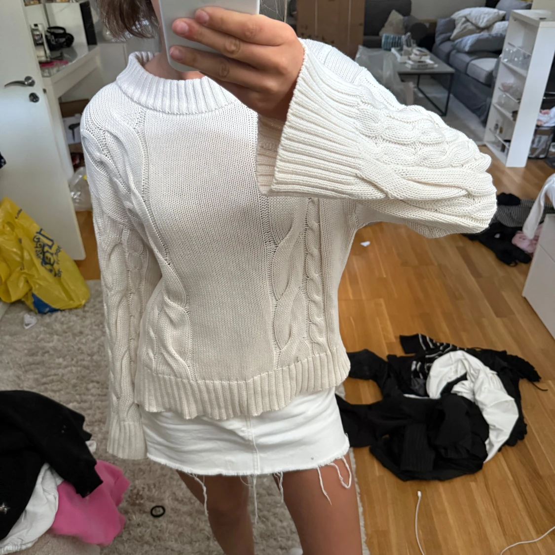 Stickad tröja - 1
