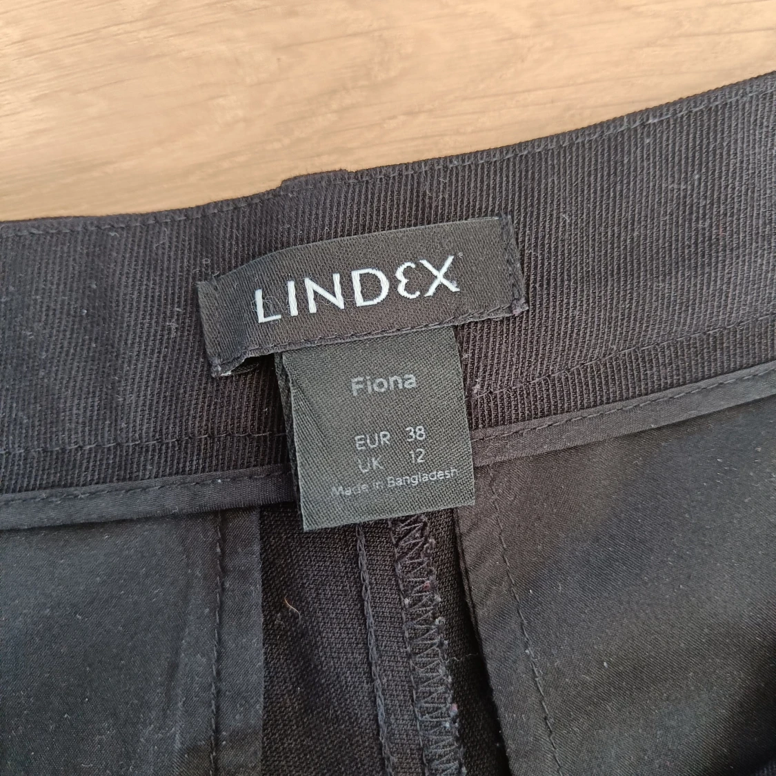 Svarta kostymbyxor med utsvängda ben - 4