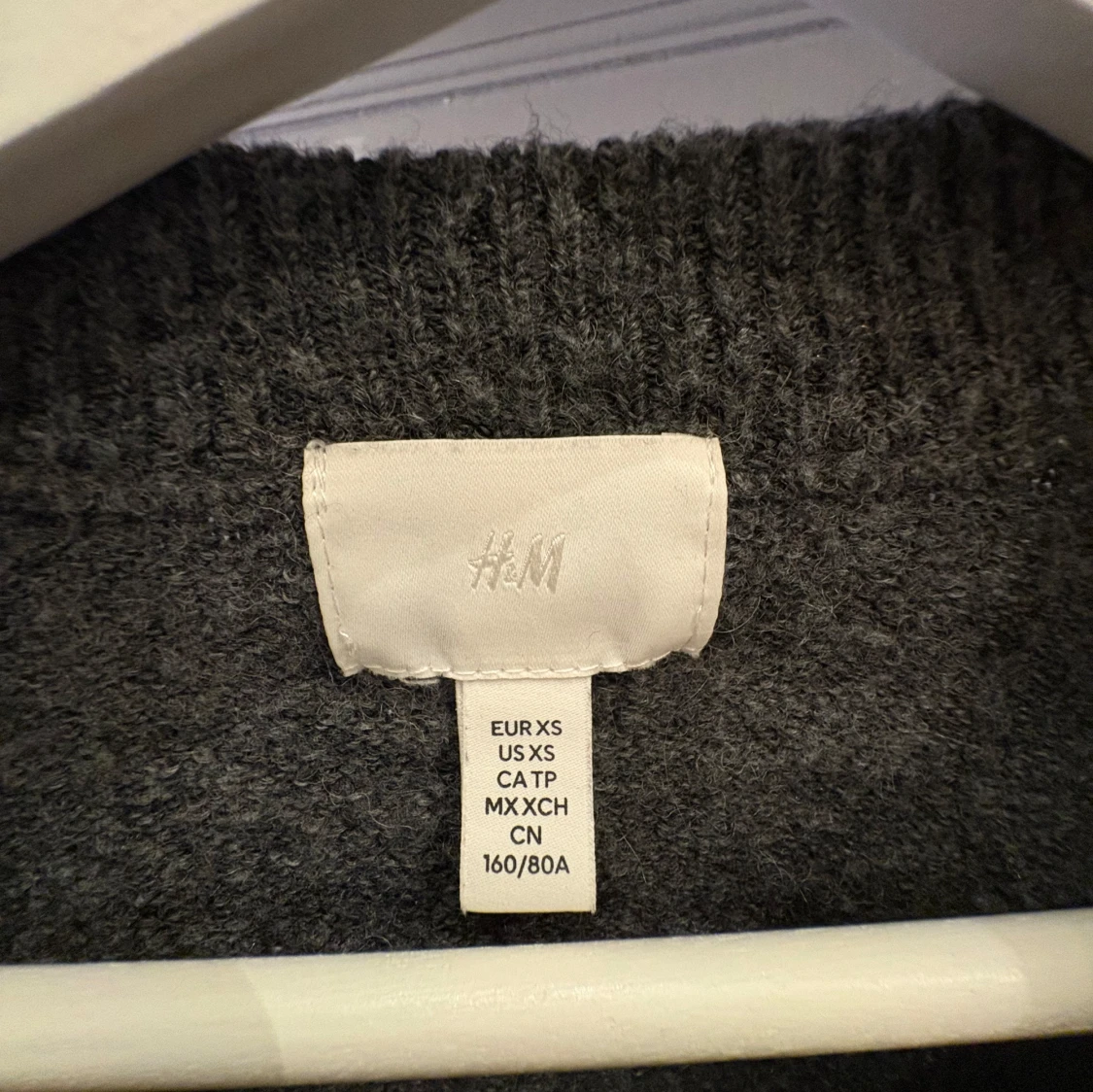 Grå stickad tröja från H&M - 1