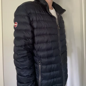 Blå Colmar Jacka - Säljer denna Colmar jacka i storlek M | Mycket bra skick | Hör av dig vid intresse eller andra funderingar 