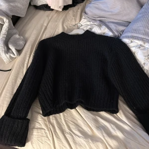 Stickad tröja  - Stickad tröja 