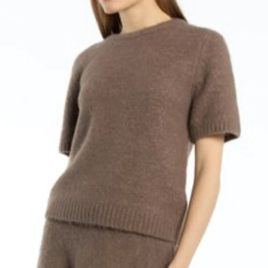 Brun stickad kortärmad tröja - 1