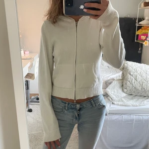 kofta - Endast använd enstaka gång, står L men sitter som en S/XS