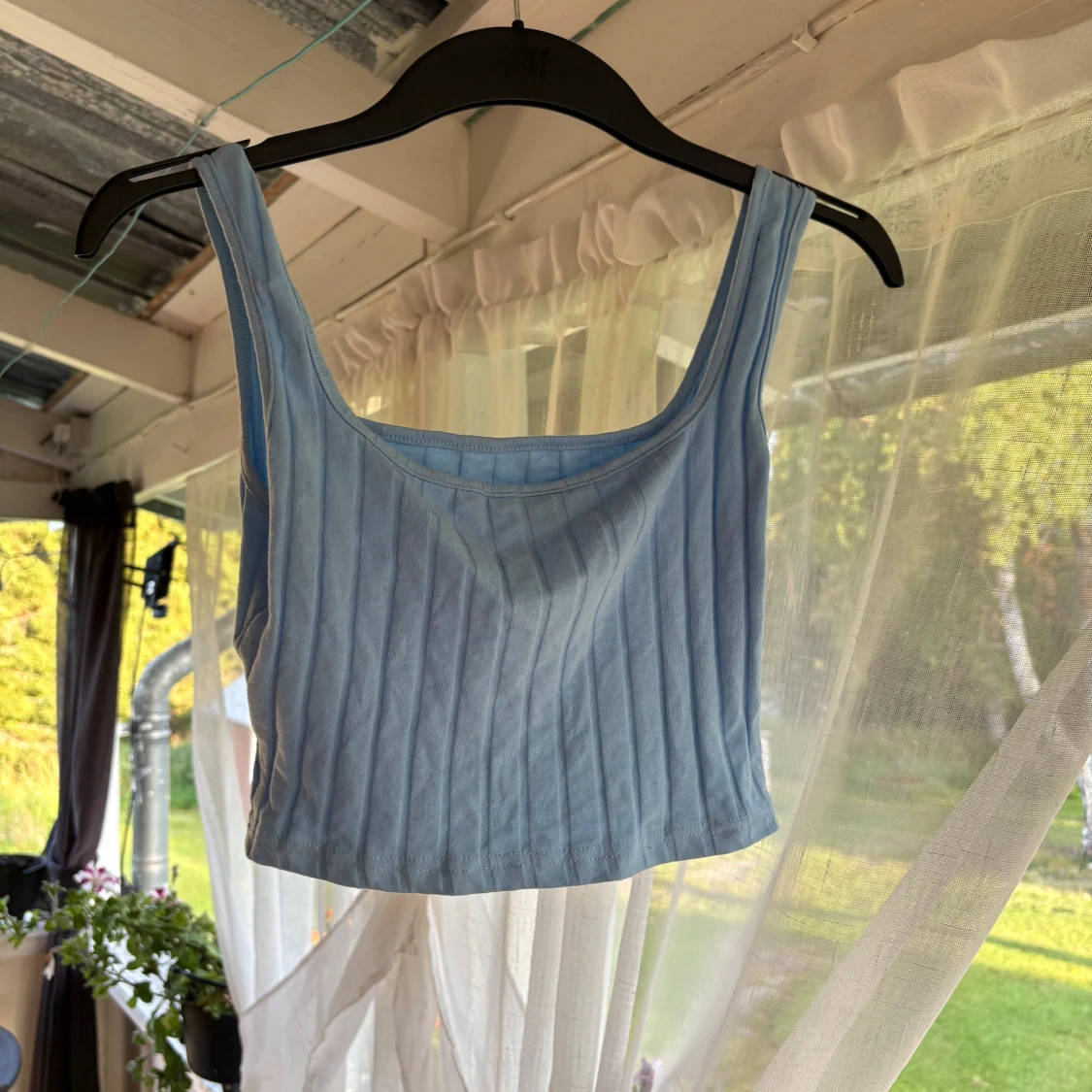 Ljusblå ribbad linnetopp från Shein - 1