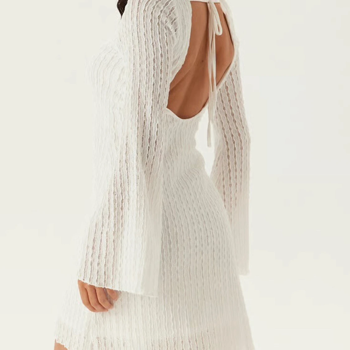 Bubbelroom- Strukturerad kortklänning med öppen rygg - 1