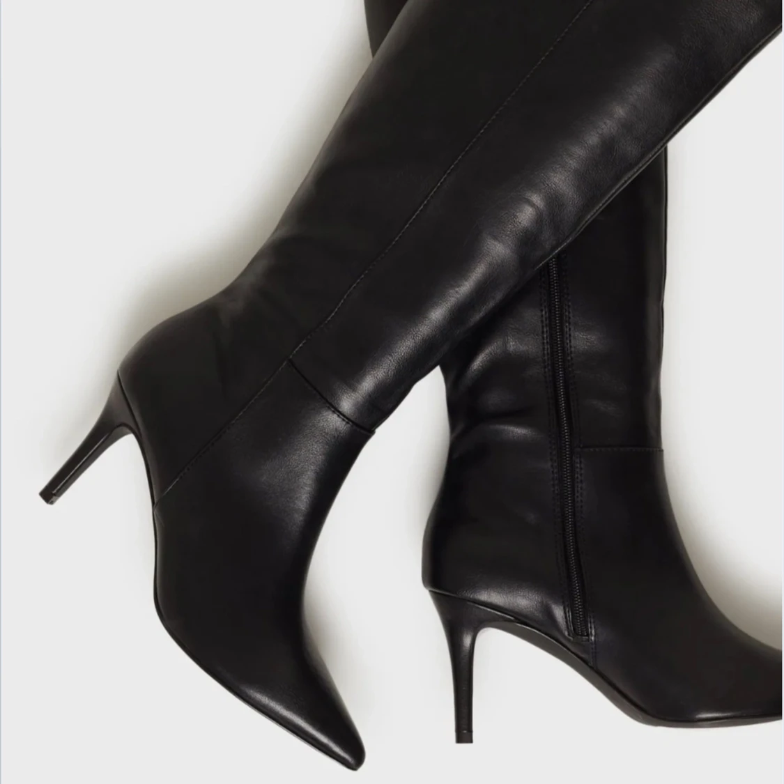 Svarta klackboots med spetsig tå - 1