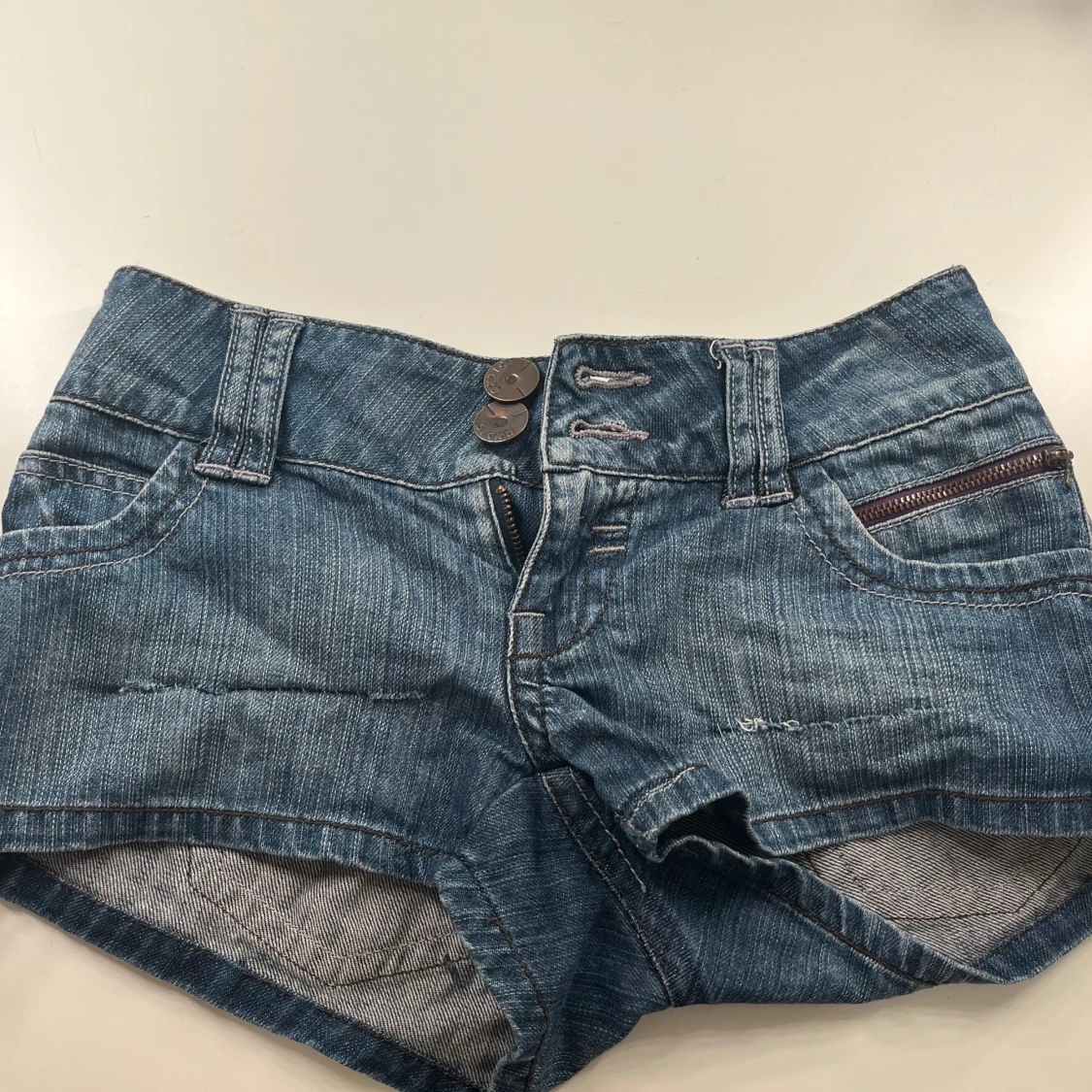 Blå jeansshorts