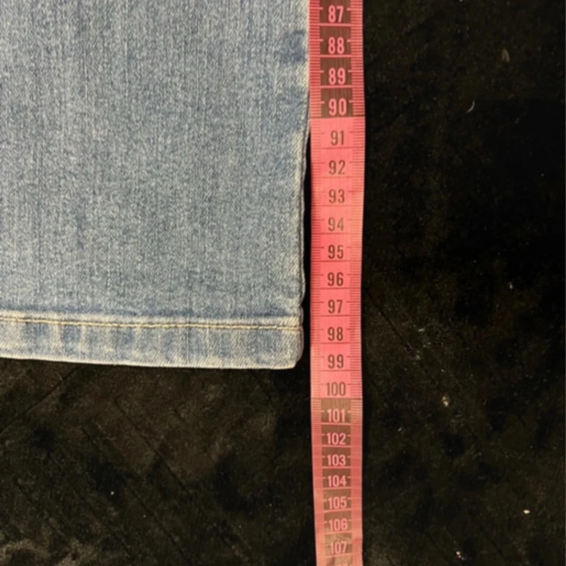 Ljusblå bootcut jeans med slitningar - 2