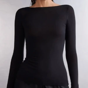 Intimissimi tröja svart  - Initimmsi tröja i storlek S 