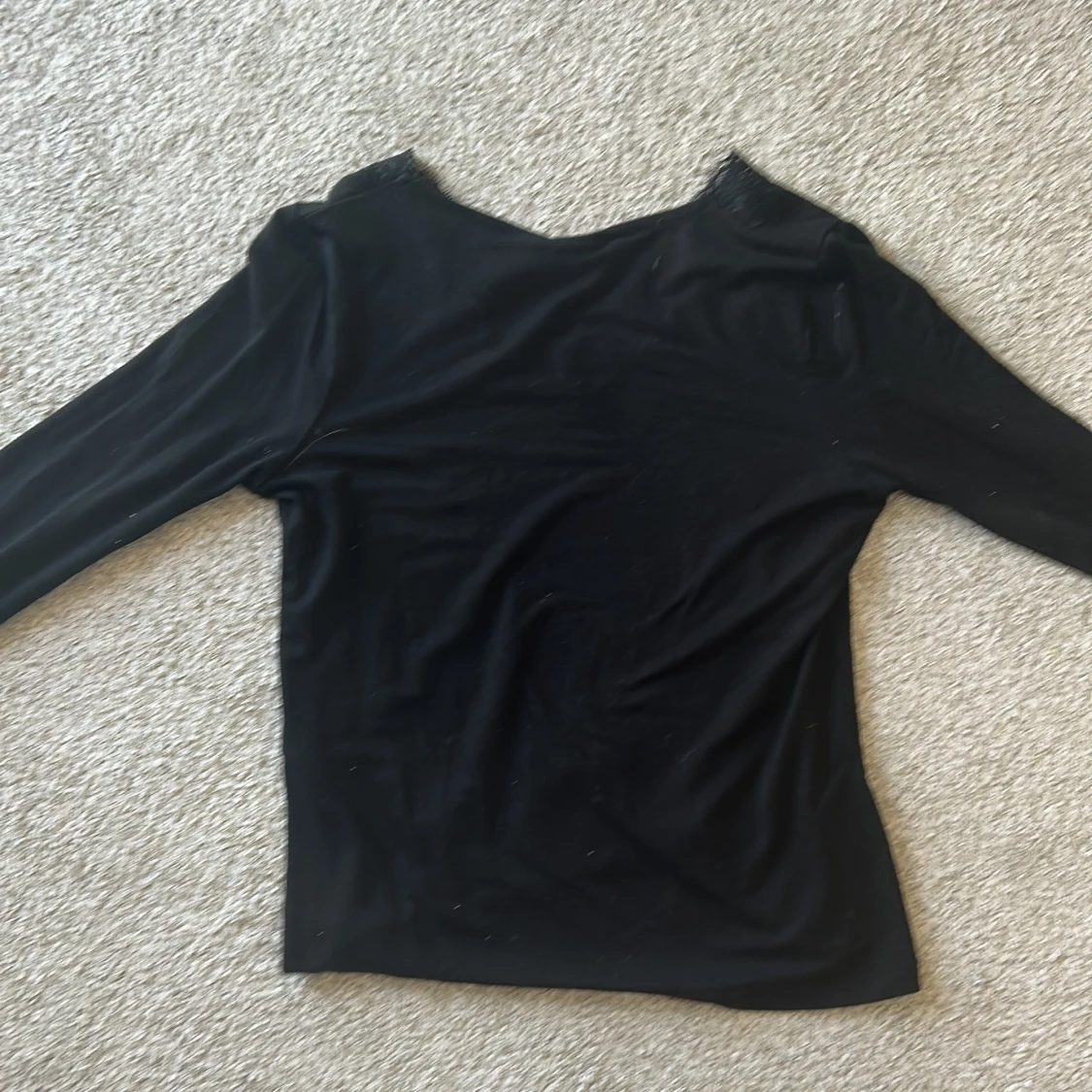 Svart långärmad topp med spets - 3