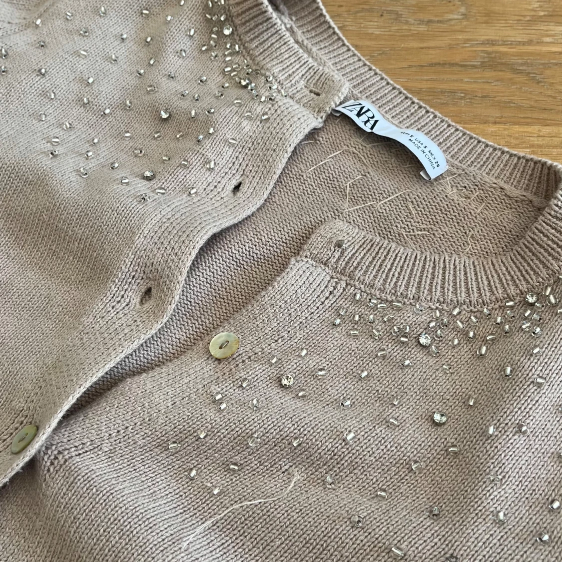 Beige kofta med pärlor från Zara - 3