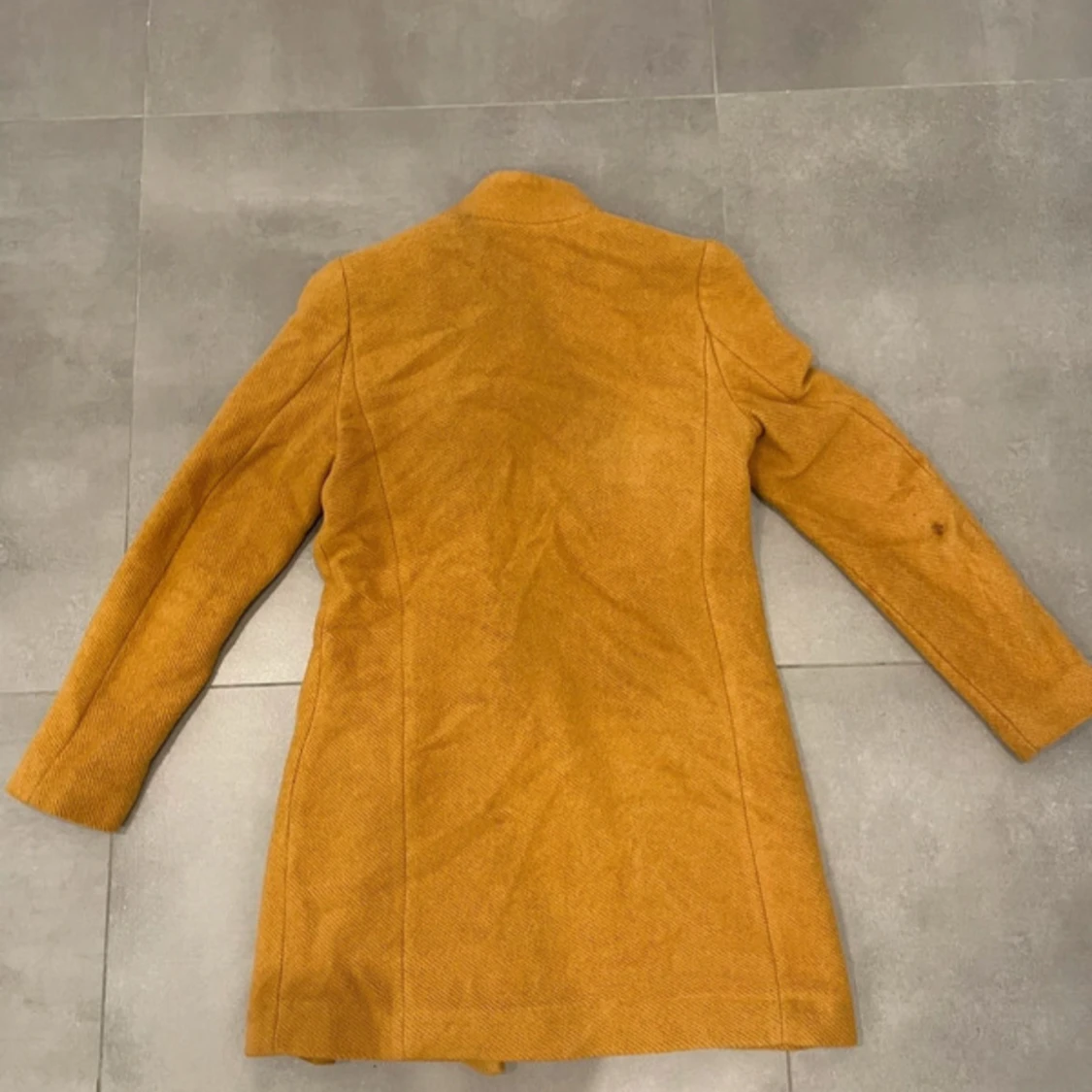 Senapsgul kappa från Stradivarius - 2