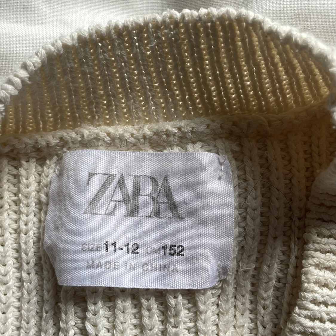 Beige stickad kofta från Zara - 1