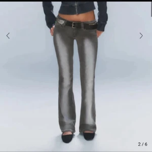 Cheap monday jeans - Skitsnygga knappt använda från weekday. Strl 28/30!💘