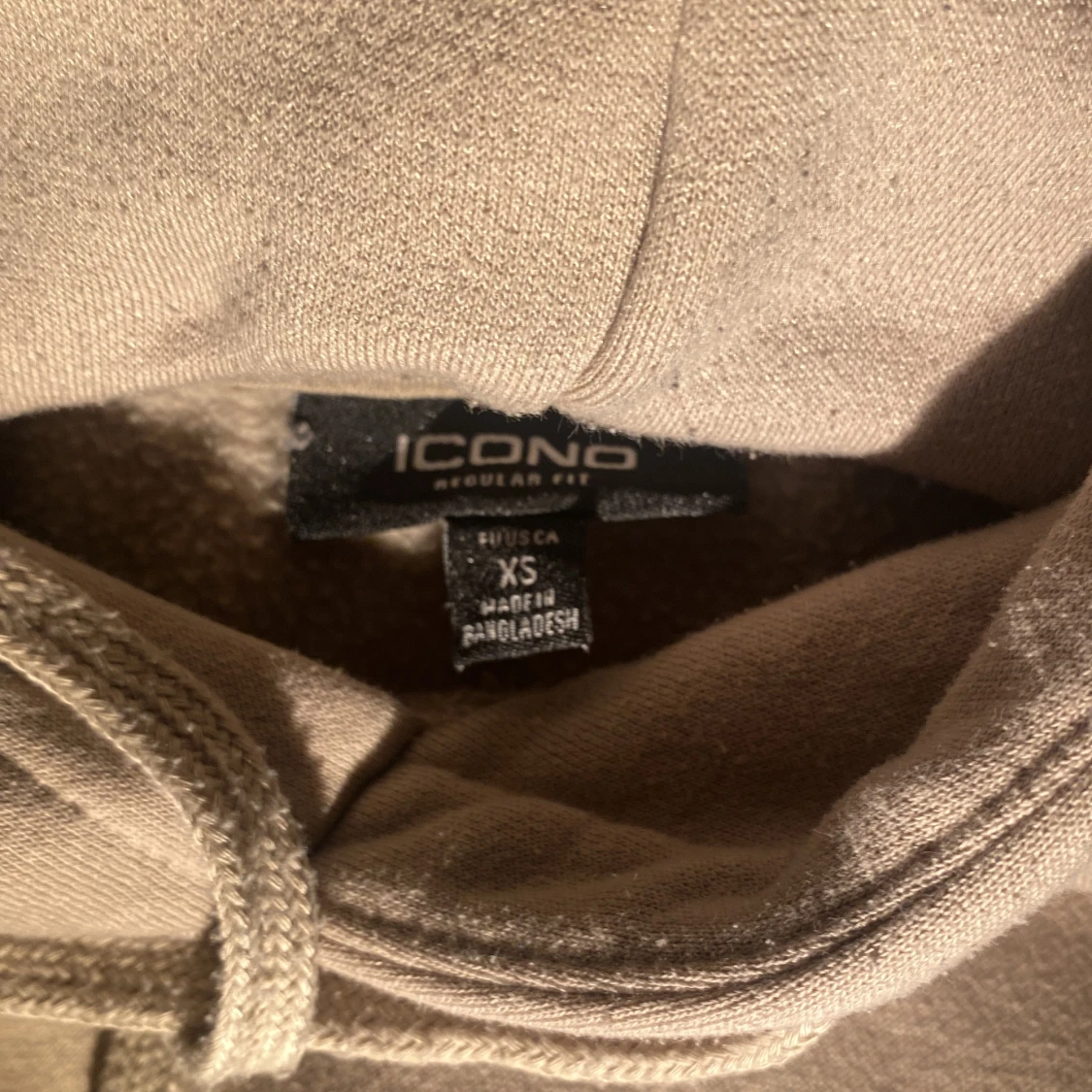 Beige hoodie från Icono Couture - 2