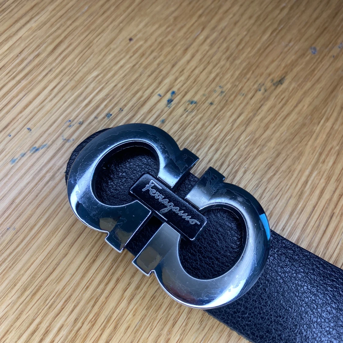 Svart skärp från Ferragamo med silverfärgat spänne