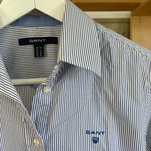 Gant skjorta - En randig skjorta från Gant, knappt använd