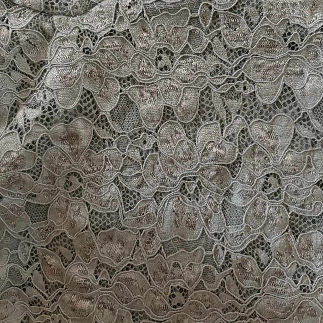 Ljusblå spetsbody med blommönster - 2