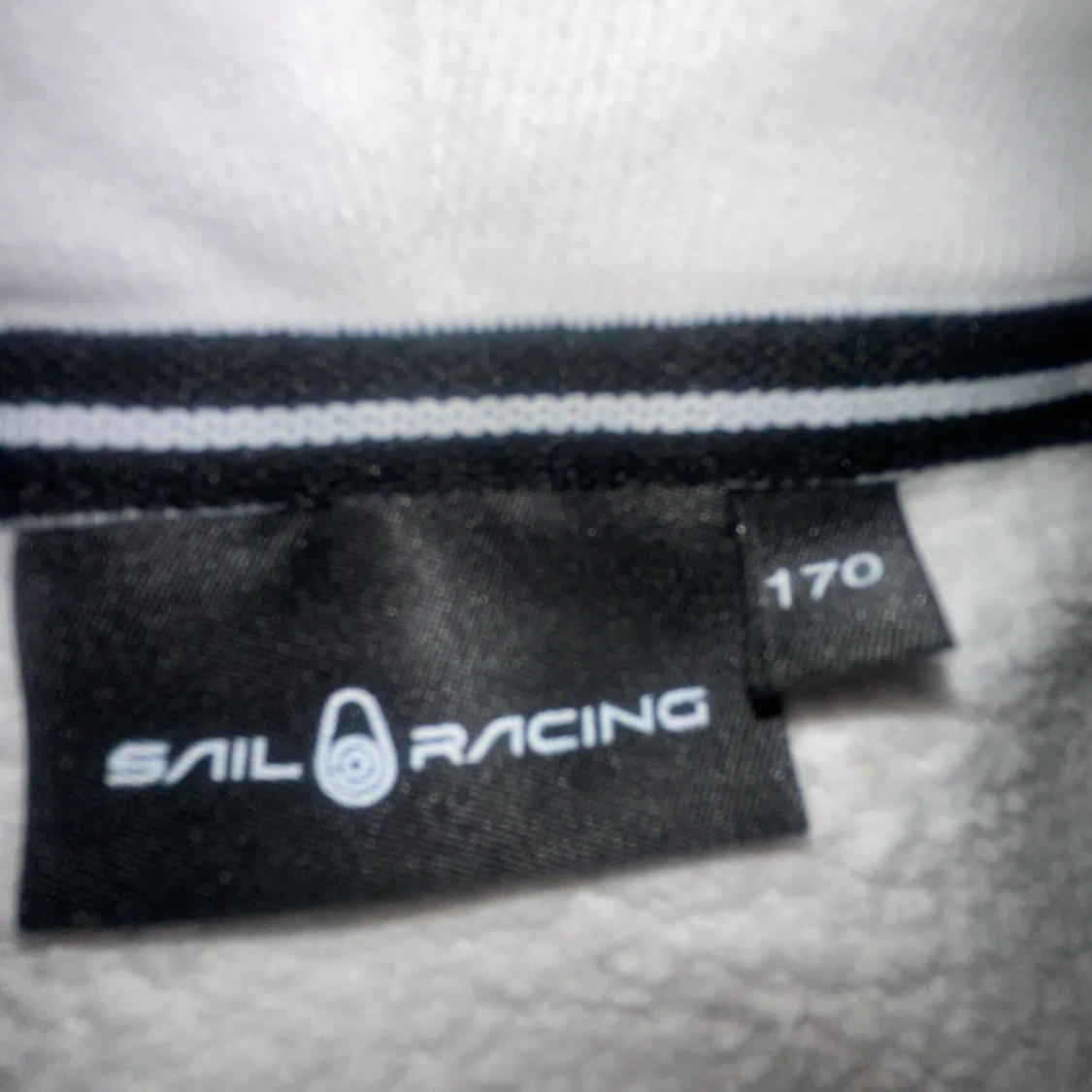 Vit hoodie från Sail Racing - 2