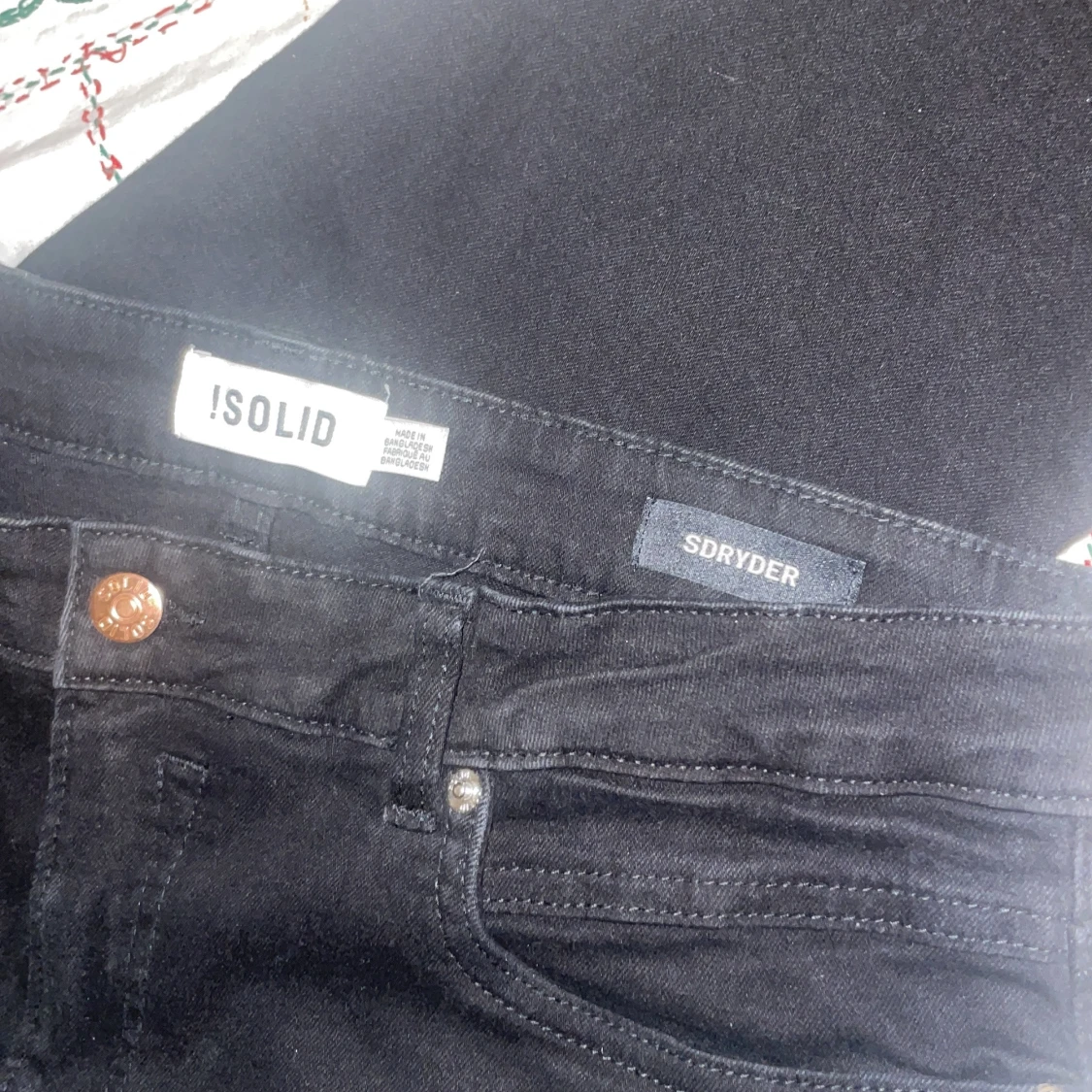 Svarta jeansbyxor från !Solid - 3