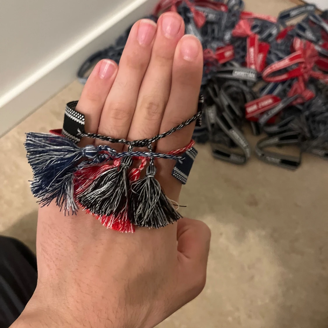 3 stycken, Christian Dior broderade armband - 1